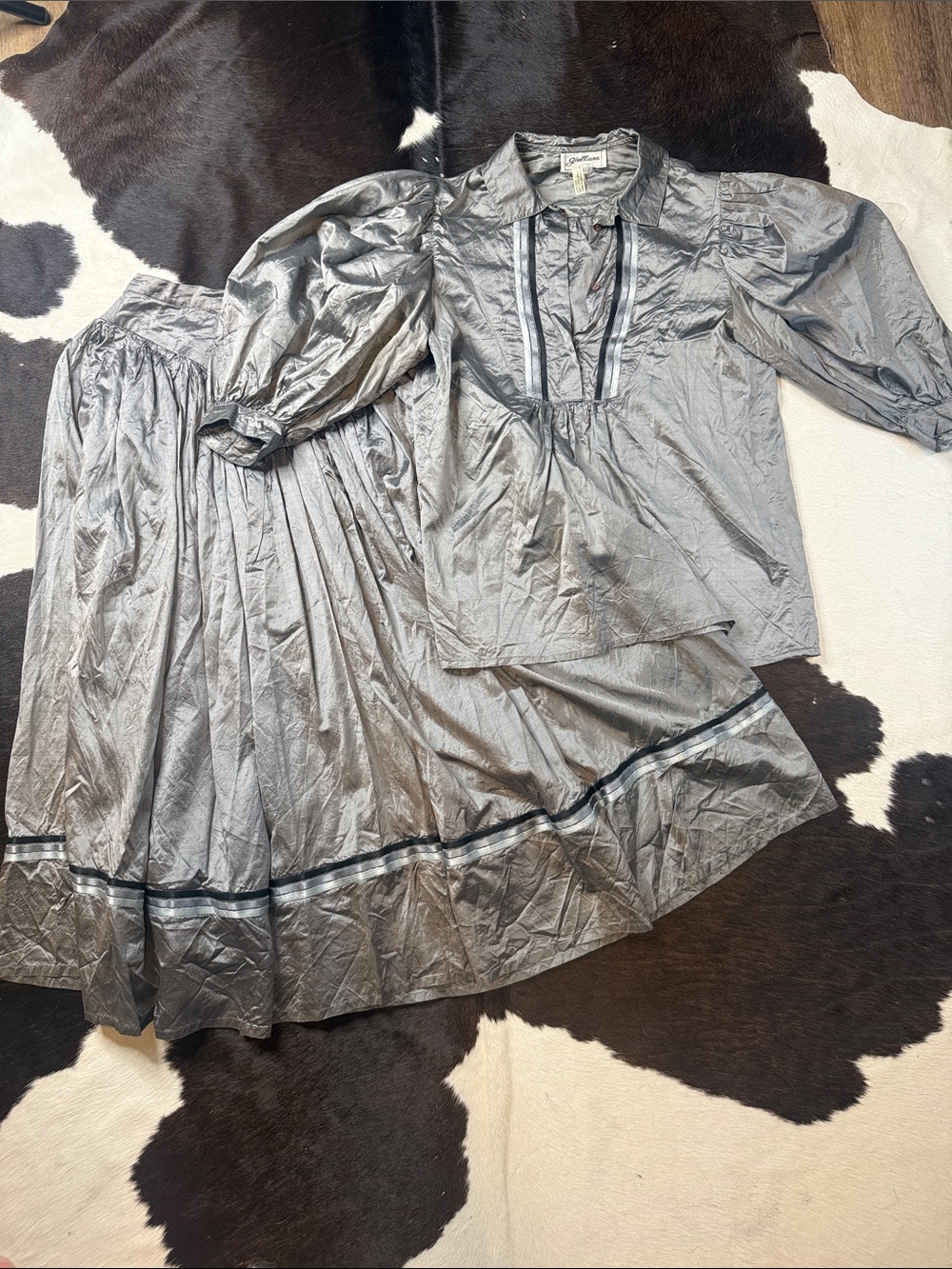 G by Giuliana Metallic Silver Puff Sleeve Blouse & Skirt Set